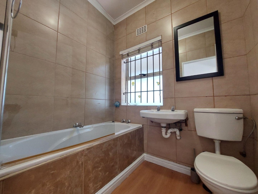 To Let 4 Bedroom Property for Rent in Brackenfell North Western Cape